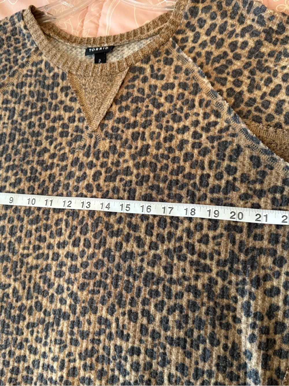 Torrid Brushed Waffle Knit Leopard
Raglan Sweatshirt, Size 2X, EUC - Picture 9 of 14